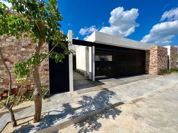 CASA VENTA MÉRIDA, MODELO THO, 484m2, 4 HABITS, EQUIPADA, PRANA DZITYÁ.