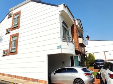 Venta de Casa en Bucaramanga - Lagos del Cacique. Cod V6415
