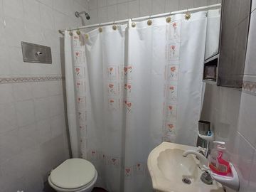 Casa interna 2 Dormitorios zona Fdo. Zuviría 5300