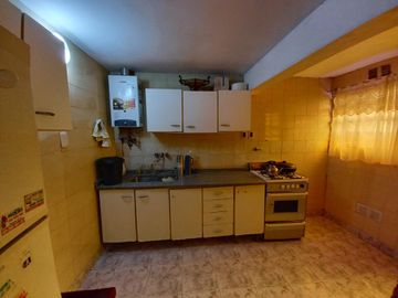 Casa interna 2 Dormitorios zona Fdo. Zuviría 5300