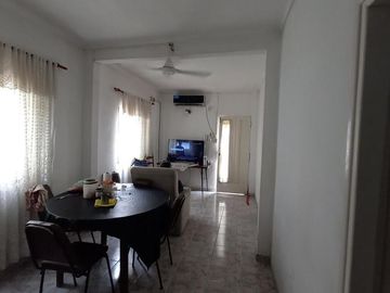 Casa interna 2 Dormitorios zona Fdo. Zuviría 5300