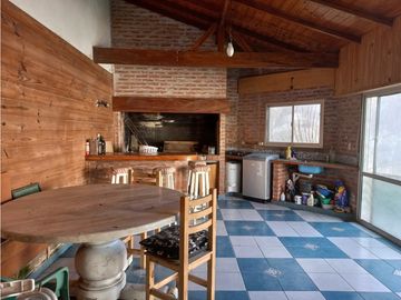 Chalet 4amb/ Patio/ Quincho/ Zona Chauvin