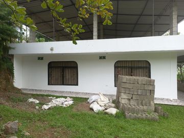 Te vendo esta linda casa finca a dos minutos de la doble calzada entre Girardota y Hatillo bien barata