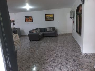 Te vendo esta linda casa finca a dos minutos de la doble calzada entre Girardota y Hatillo bien barata