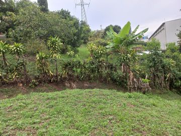 Te vendo esta linda casa finca a dos minutos de la doble calzada entre Girardota y Hatillo bien barata