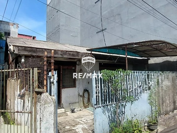 DIJUAL RUMAH TUA COCOK UNTUK INVESTASI KOSKOSAN ATAU TEMPAT TINGGAL
