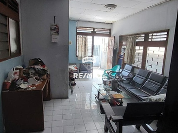 DIJUAL RUMAH TUA COCOK UNTUK INVESTASI KOSKOSAN ATAU TEMPAT TINGGAL