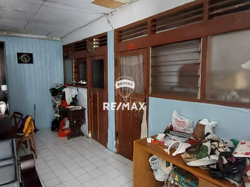 DIJUAL RUMAH TUA COCOK UNTUK INVESTASI KOSKOSAN ATAU TEMPAT TINGGAL