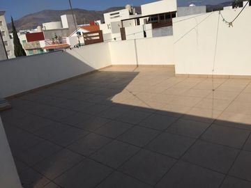 VENTA CASA ARBOLEDAS DE SAN JAVIER