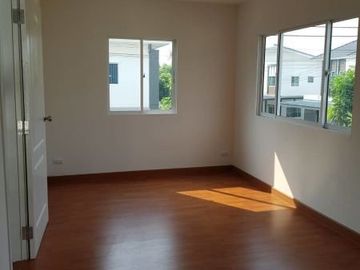 Lanceo Crib รัตนาธิเบศร์ - บ้านเดี่ยว 2 ชั้นหลังมุม