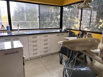 Clinica Dental 100% operativa Venta Derecho a Llave