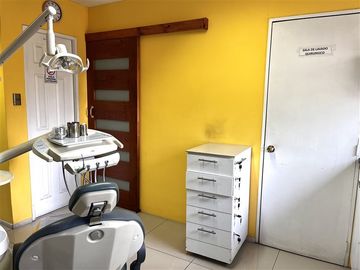 Clinica Dental 100% operativa Venta Derecho a Llave