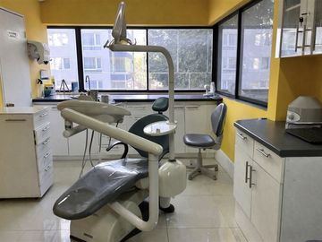 Clinica Dental 100% operativa Venta Derecho a Llave