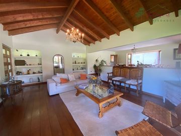 Espectacular casa venta 6d/5B quincho y 2 piscinas Oliveto