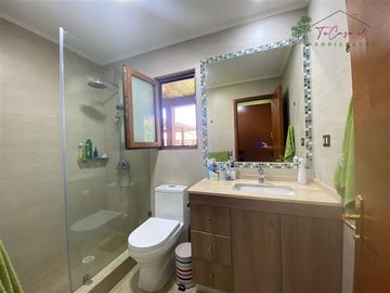 Espectacular casa venta 6d/5B quincho y 2 piscinas Oliveto