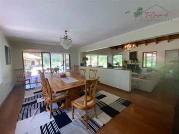 Espectacular casa venta 6d/5B quincho y 2 piscinas Oliveto