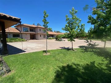 Espectacular casa venta 6d/5B quincho y 2 piscinas Oliveto
