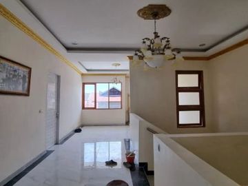 Rumah Baru Semi Furnished Surabaya Barat IPH School, Superindo, RS Mitra Keluarga