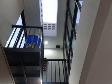 DIJUAL RUMAH 3 LANTAI SIAP HUNI DI CLUSTER PLACIDO FORESTA BSD