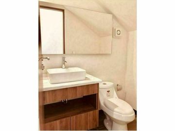 Hermosa Casa en El Refugio Cochera, 3 Recamaras, 3 Baños, Jardín, Alberca