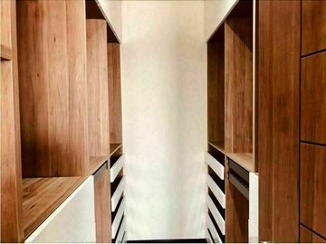 Hermosa Casa en El Refugio Cochera, 3 Recamaras, 3 Baños, Jardín, Alberca