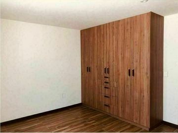 Hermosa Casa en El Refugio Cochera, 3 Recamaras, 3 Baños, Jardín, Alberca