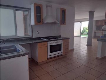 CASA EN VENTA O RENTA EN CONDOMINIO EN JIUTEPEC