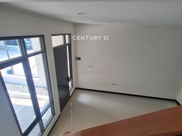 Rumah 2 Lantai Strategis Di Cluster Gardenville TKI 5 Bandung