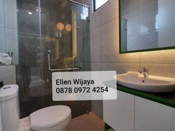 RUMAH MEWAH 3 LANTAI SUTERA WINONA ALAM SUTERA DI BARAT JAKARTA