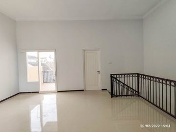Rumah Baru 2 Lantai Luas 98 di Sulfat Utara kota Malang