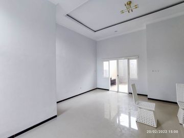 Rumah Baru 2 Lantai Luas 98 di Sulfat Utara kota Malang