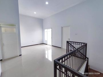Rumah Baru 2 Lantai Luas 98 di Sulfat Utara kota Malang