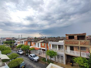 casa en venta en la alborada. Cod V14719