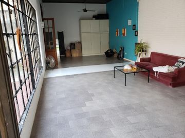 Casa 6 Amb. SUM y Fondo Parq. Excelente