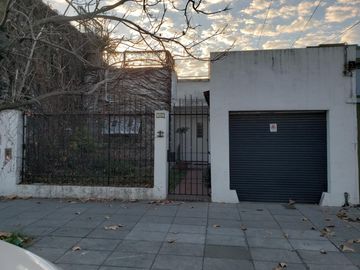 Casa 6 Amb. SUM y Fondo Parq. Excelente