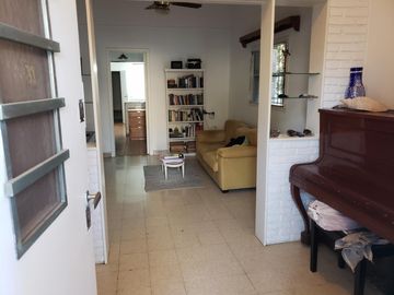 Casa 6 Amb. SUM y Fondo Parq. Excelente