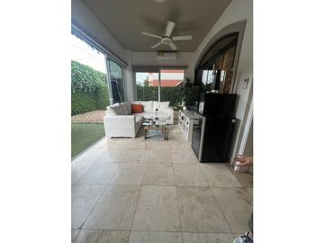 EL DORAL - VENDO O ALQUILO ESPECTACULAR CASA - COSTA SUR