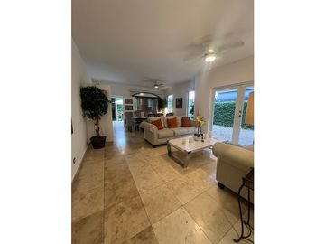 EL DORAL - VENDO O ALQUILO ESPECTACULAR CASA - COSTA SUR