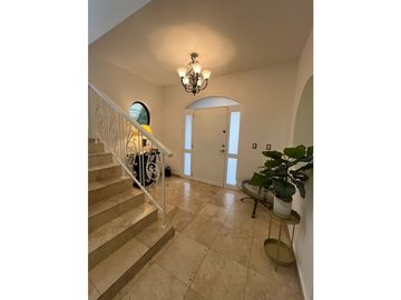 EL DORAL - VENDO O ALQUILO ESPECTACULAR CASA - COSTA SUR