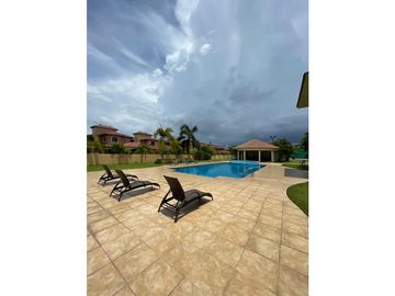 EL DORAL - VENDO O ALQUILO ESPECTACULAR CASA - COSTA SUR