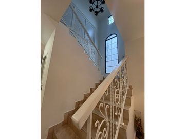 EL DORAL - VENDO O ALQUILO ESPECTACULAR CASA - COSTA SUR