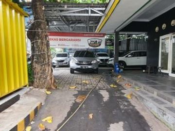 Dijual Rumah Bekasi Showroom Mobil Lokasi bagus Luas 608m2 Cocok Buat Usaha Caffe, Showroom, dll di Jakarta Selatan