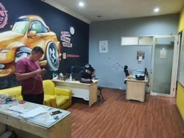 Dijual Rumah Bekasi Showroom Mobil Lokasi bagus Luas 608m2 Cocok Buat Usaha Caffe, Showroom, dll di Jakarta Selatan