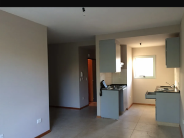 Departamento 2 /12 Ambientes al frente con balcon