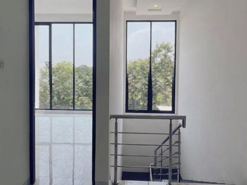 Jual Rumah Baru Minimalis di Rungkut Menanggal Surabaya