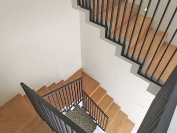 Rumah Town House di Puri Pesanggrahan Jakarta Selatan