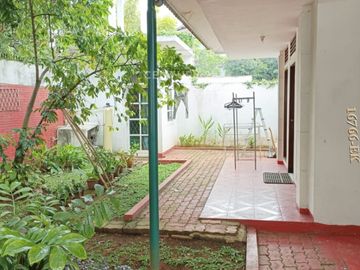 DIJUAL RUMAH KLASIK DAN ASRI DI LOKASI STRATEGIS DI BINTARO