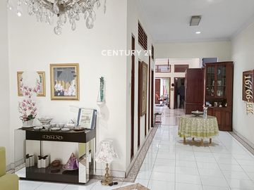 DIJUAL RUMAH KLASIK DAN ASRI DI LOKASI STRATEGIS DI BINTARO