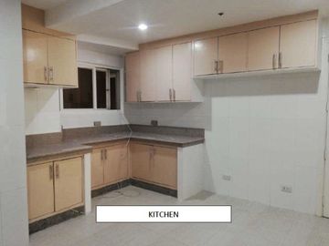 For SALE: 4 Bedroom in Washington Tower Paranaque City