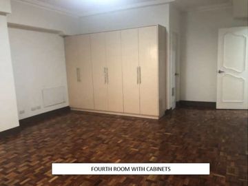 For SALE: 4 Bedroom in Washington Tower Paranaque City